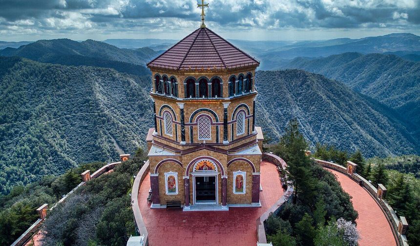 KYKKOS MANASTIRI VE MERYEM ANANIN TAHTI (TRODOS/KIBRIS)